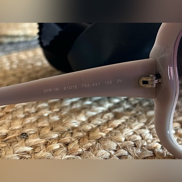 Prada sunglasses - Picture 6 of 9